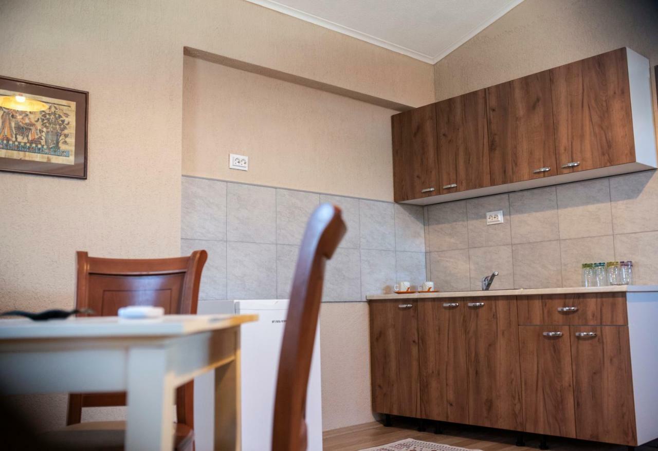 Dionis Rooms & Apartments Prilep Exterior foto